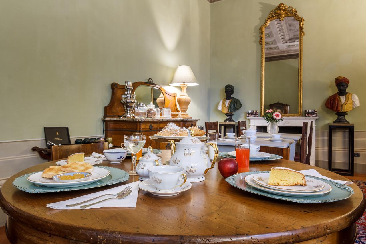 Dimora Storica Palazzo Puccini Bed & Breakfast ปิสโตยา ภายนอก รูปภาพ