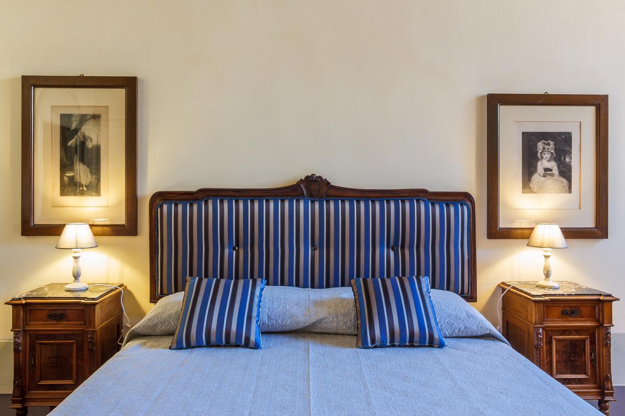 Dimora Storica Palazzo Puccini Bed & Breakfast ปิสโตยา ภายนอก รูปภาพ