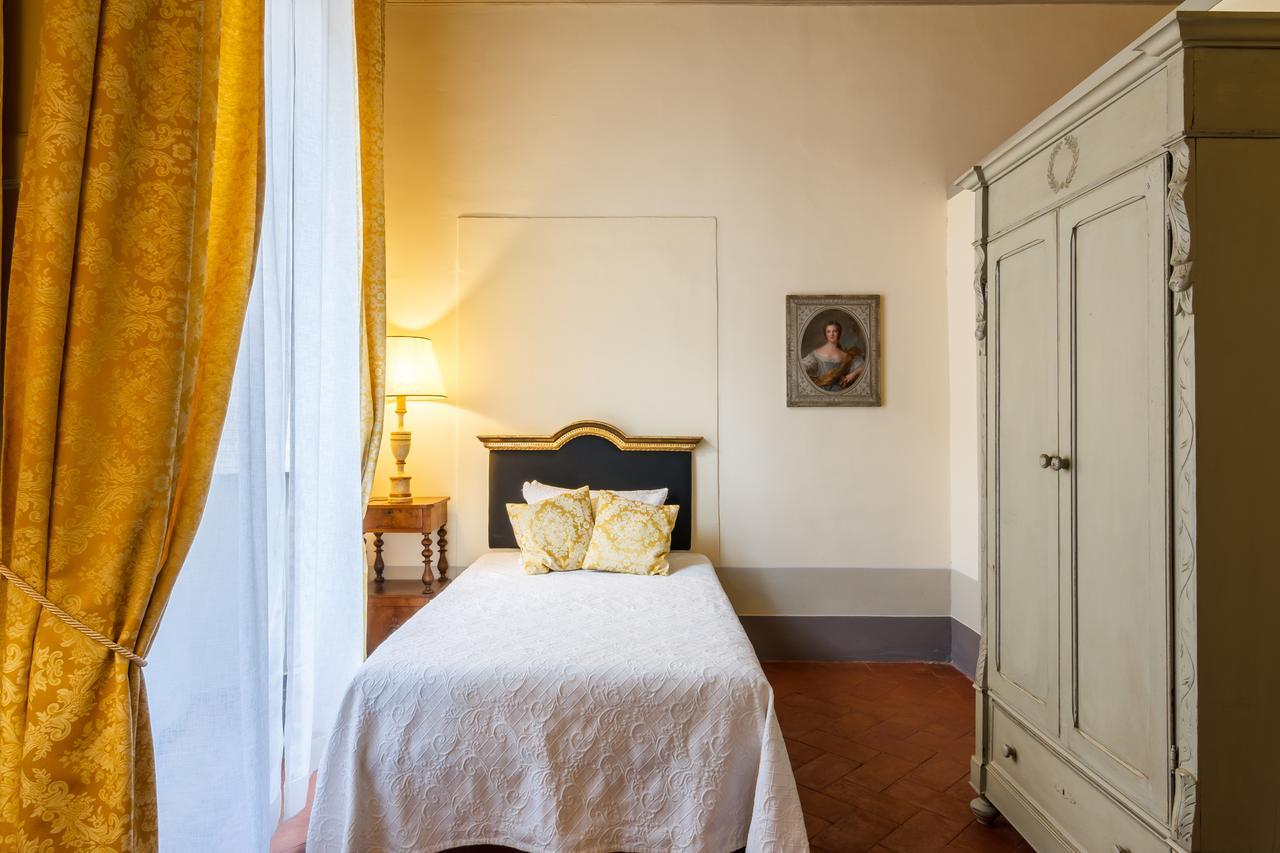 Dimora Storica Palazzo Puccini Bed & Breakfast ปิสโตยา ภายนอก รูปภาพ