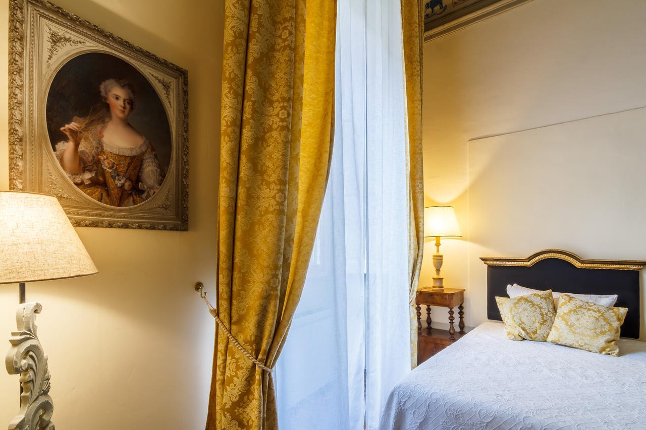 Dimora Storica Palazzo Puccini Bed & Breakfast ปิสโตยา ภายนอก รูปภาพ