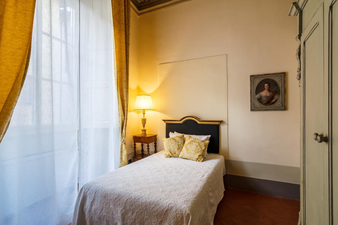 Dimora Storica Palazzo Puccini Bed & Breakfast ปิสโตยา ภายนอก รูปภาพ